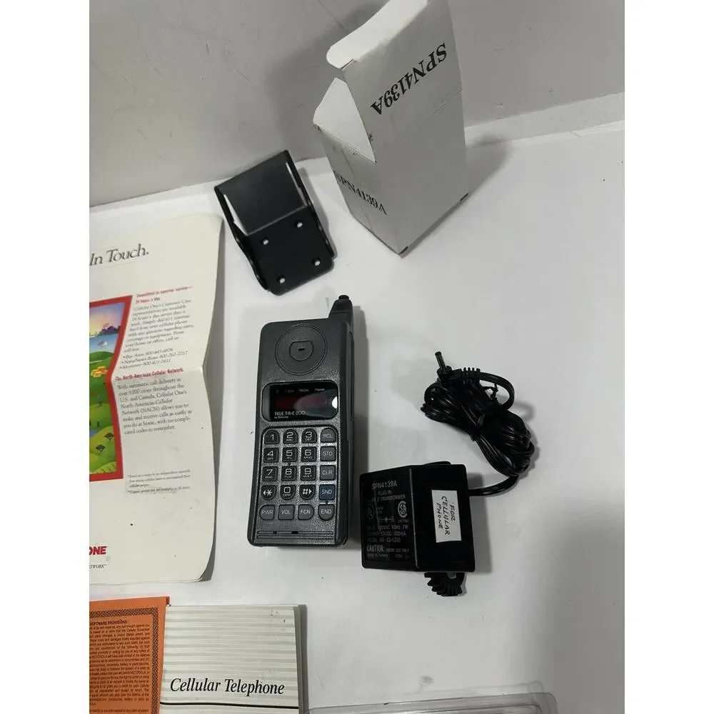 Vintage Tele Tac 200 Motorola Cell Phone + Extras Powers On For Parts Only AS-IS